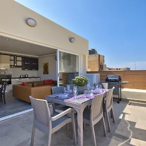 Luxe 3-bedroom Duplex Penthouse With Sea View Terrace And Jacuzzi Valletta