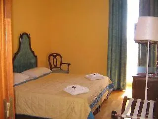Hotel Castille Valletta 3*,