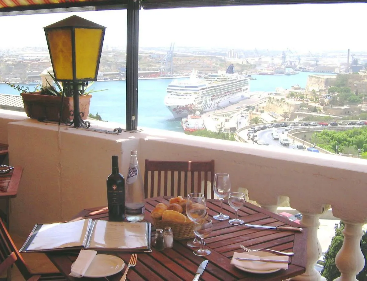 Hotel Castille Valletta 3*,  Malta